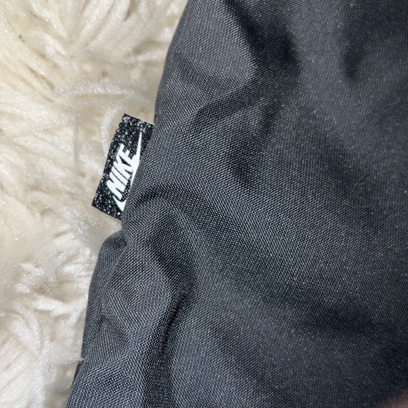 NIKE FOOTJOY GOLF SET WOMENS SIZE MEDIUM - BAG- SKIRT-JACKET- SHIRT - Picture 4 of 10